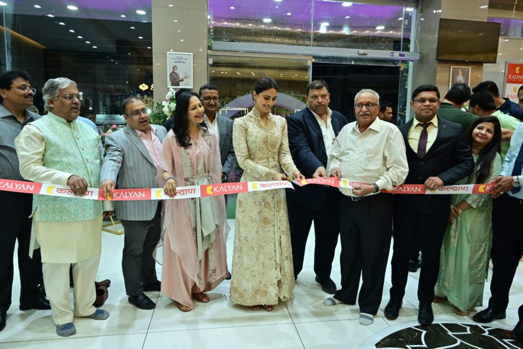 Bollywood star Vaani Kapoor inaugurates new showrooms of Kalyan Jewelers in Bhilai and Bilaspur, Chhattisgarh