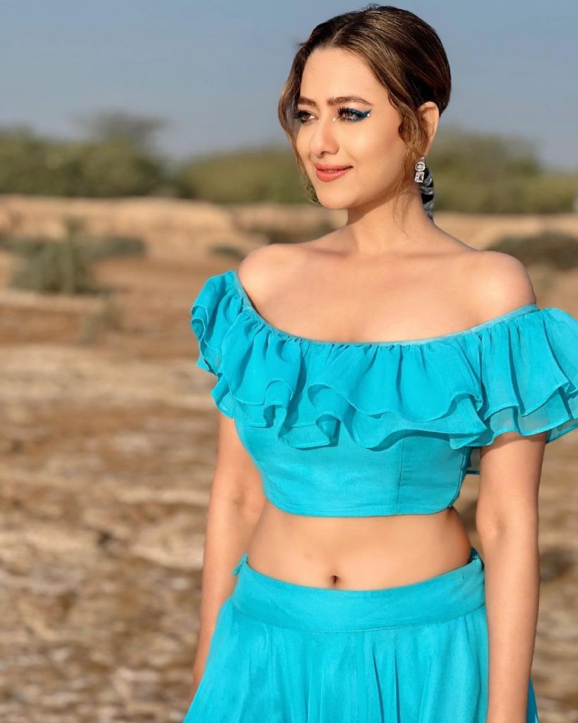 Madalsa Sharma Anupama actress gave a killer pose in sky blue dress