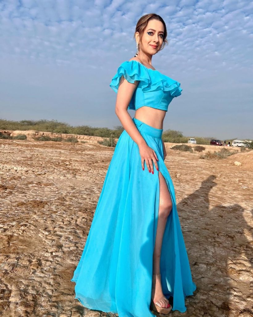 Madalsa Sharma Anupama actress gave a killer pose in sky blue dress