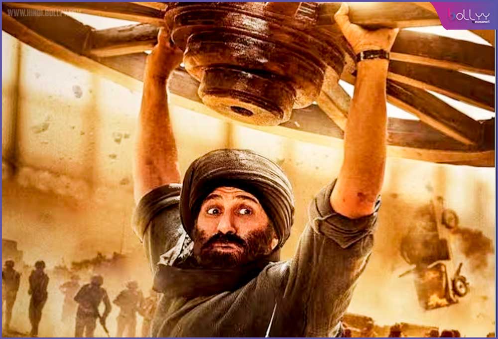 Gadar 2 Vs Dream Girl 2: Sunny Deol's film is still spreading storm, Ayushmann Khurrana and Akshay Kumar's film could not earn big